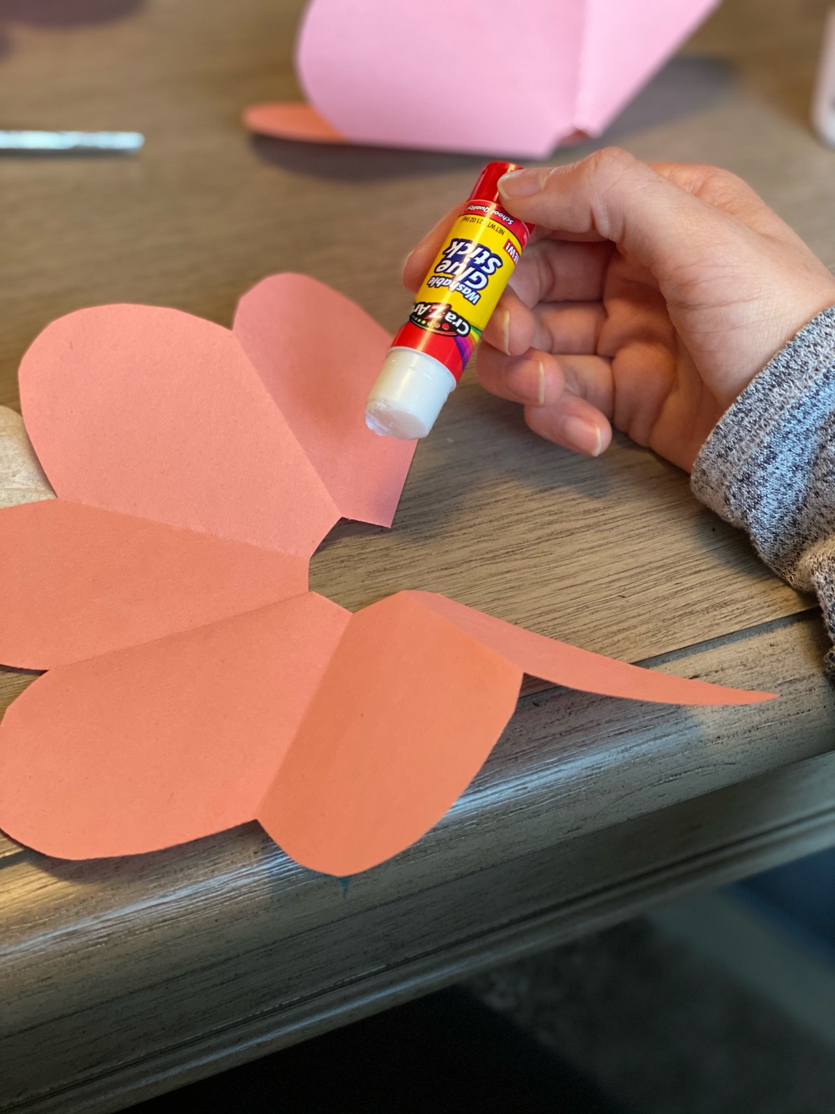 how to make paper roses - diy Valentine's Day craft for kids