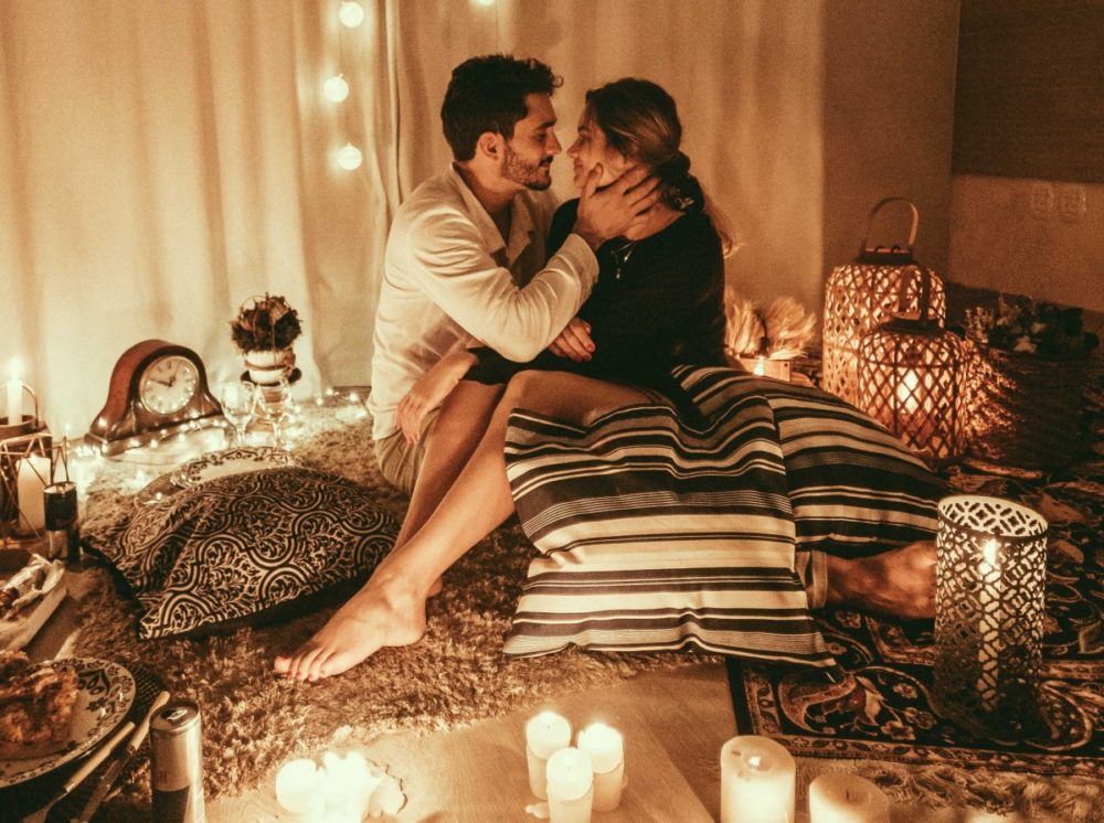at-home date night ideas candlelight dinner